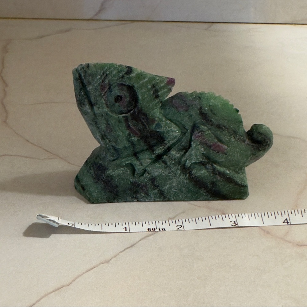 Brand new green adventurine charmelion crystal